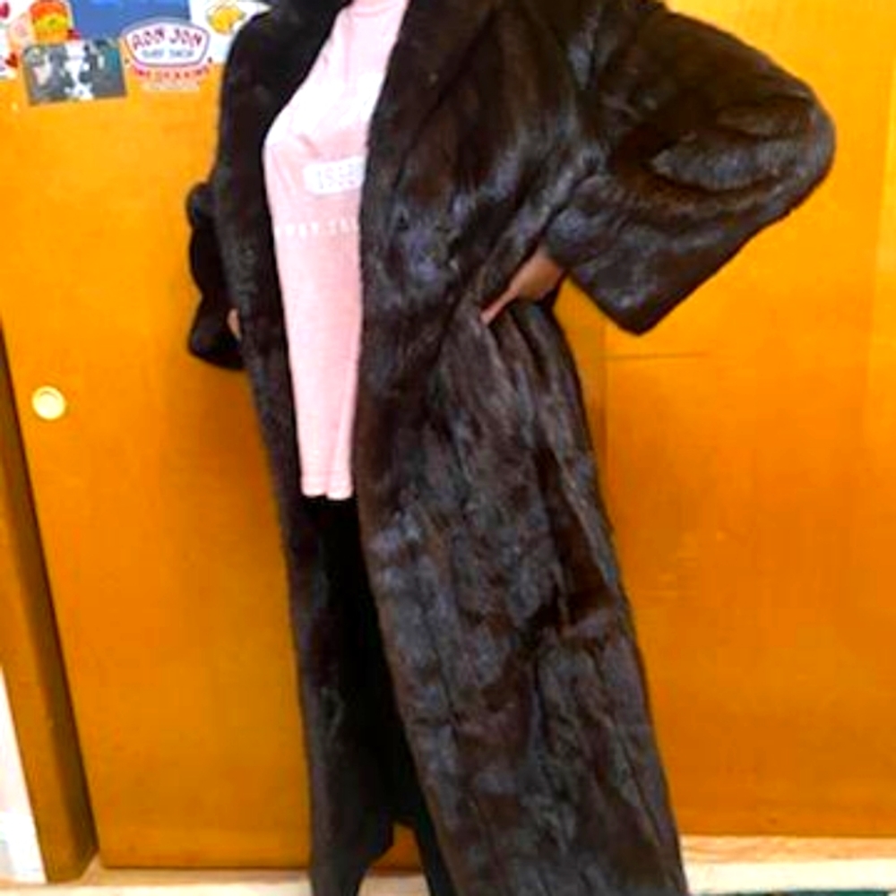 Beautiful real mink fur coat full lenght